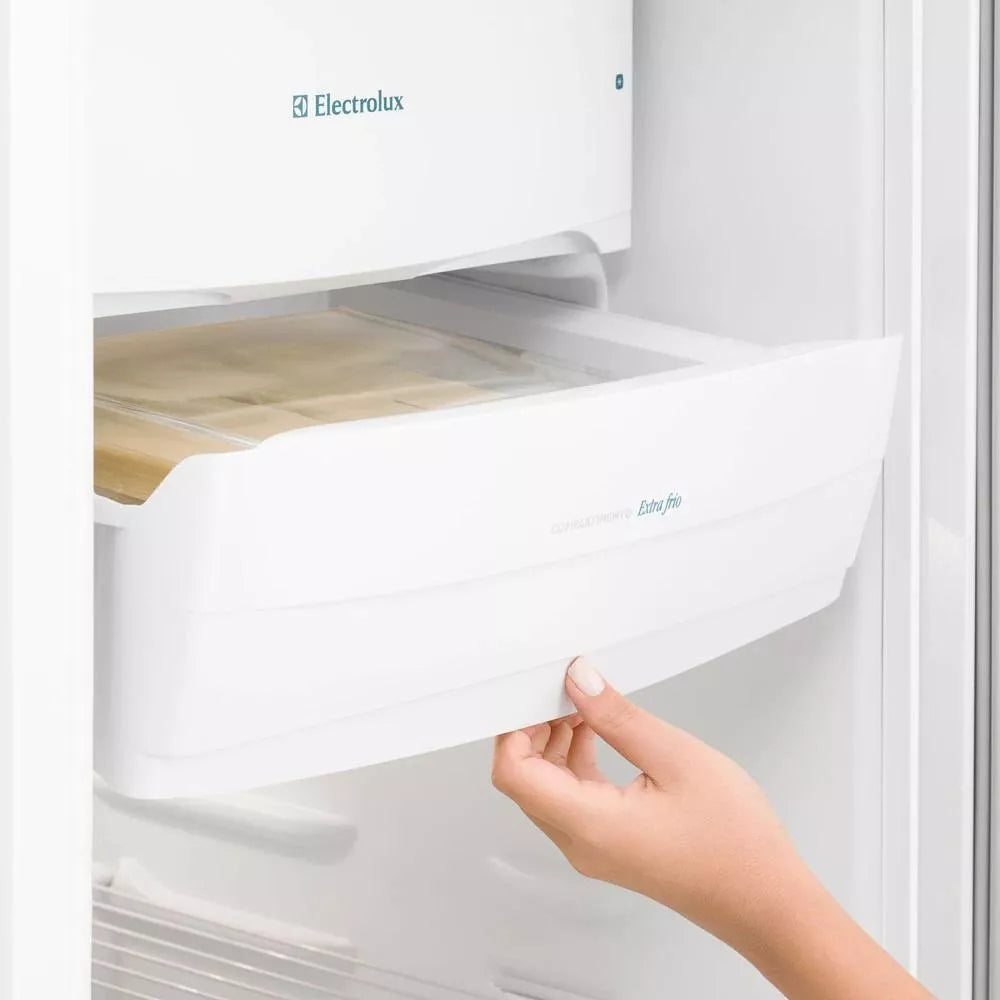Geladeira RE31 Cycle Defrost 240L Degelo Prático Uma Porta Com Branco Electrolux 127V - Image 4